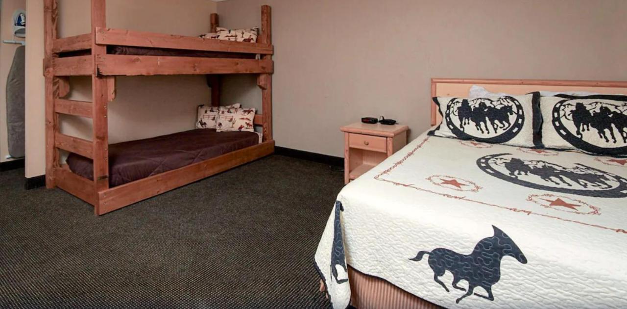 Yellowstonepark Inn&Suites Ливингстон Экстерьер фото